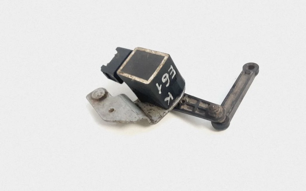 Headlight/headlamp level sensor – BMW 5 Series E60 E61 (2004-2010)