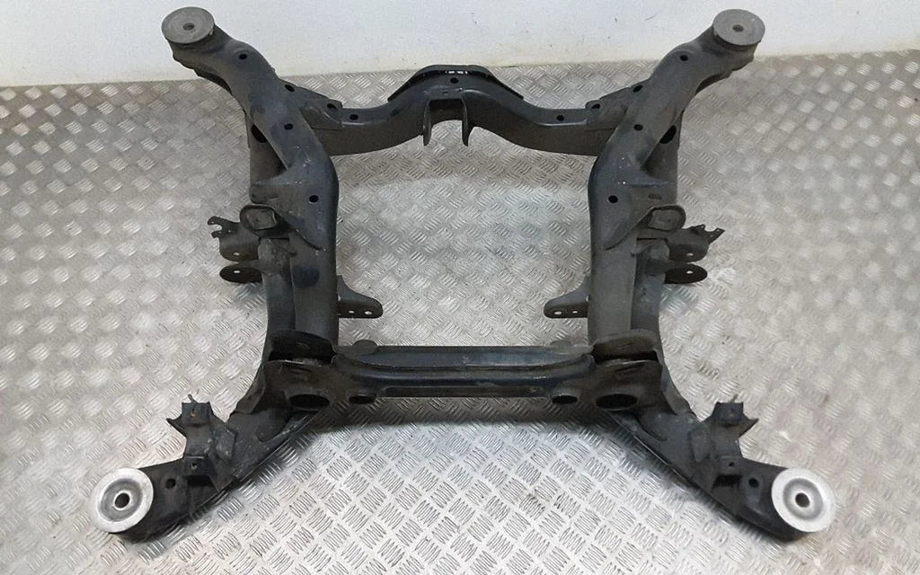 Rear subframe – Volkswagen Touareg II (2010-2018)