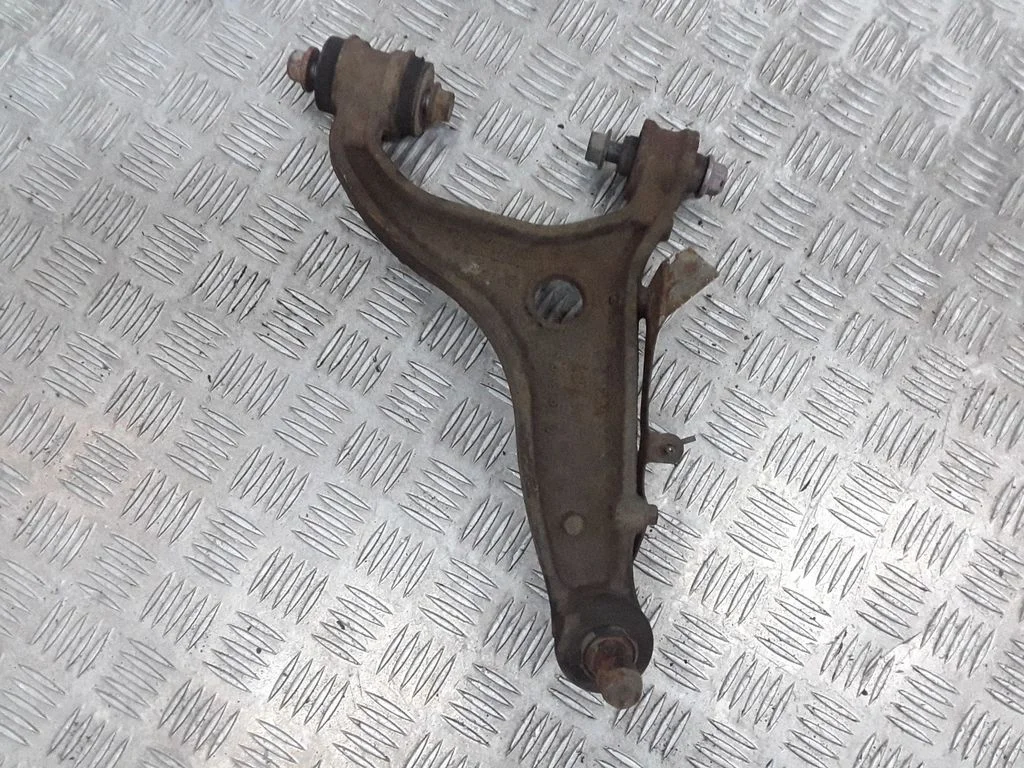 Eesmine ülemine õõtshoob (U-kujuline) – Subaru Outback (2009-2014)