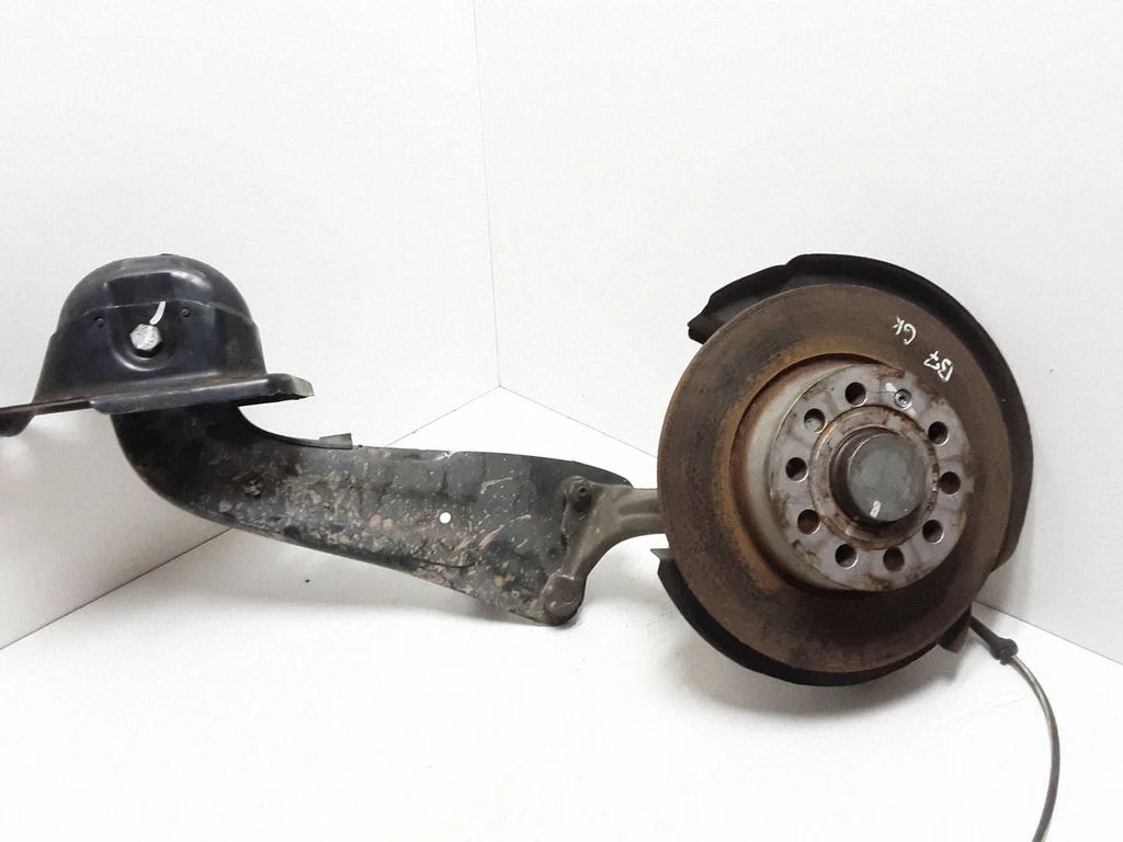 Tagumine rumm 1K0505225H