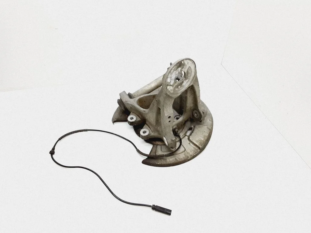 Rear wheel hub 6770984