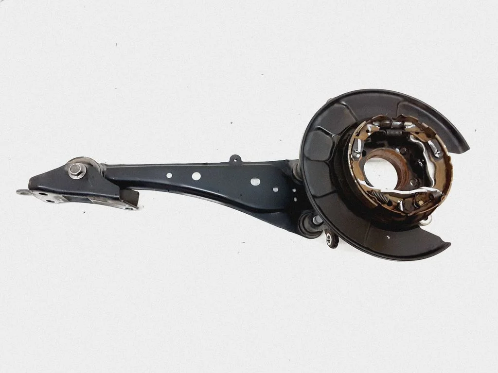 Rear wheel hub