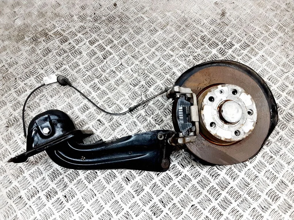 Tagumine rumm 1K0505225H