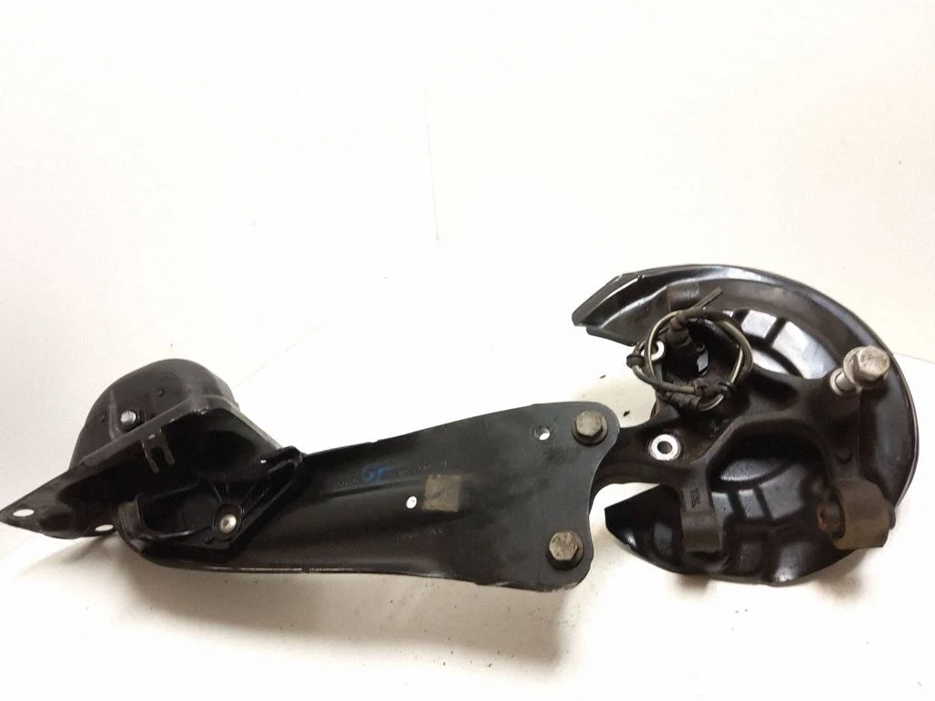 Tagumine rumm 1K0505226H