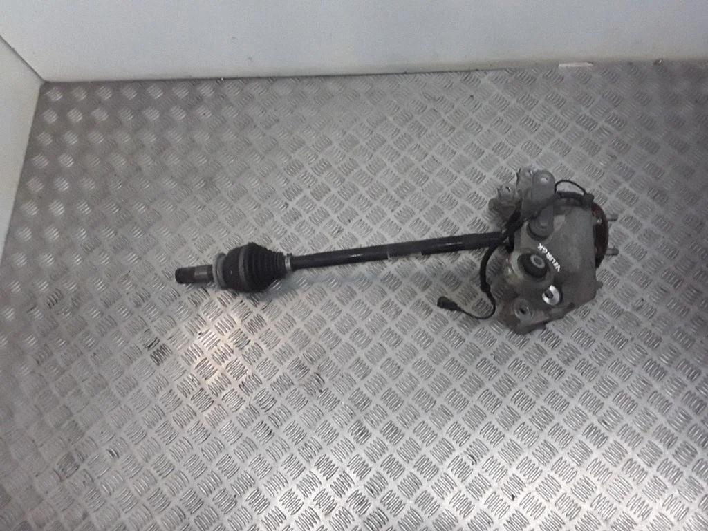 Tagumine rumm HK831109AA