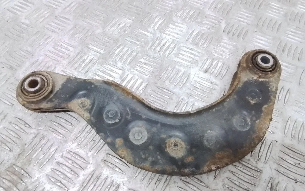 Rear control arm 8M515500CA