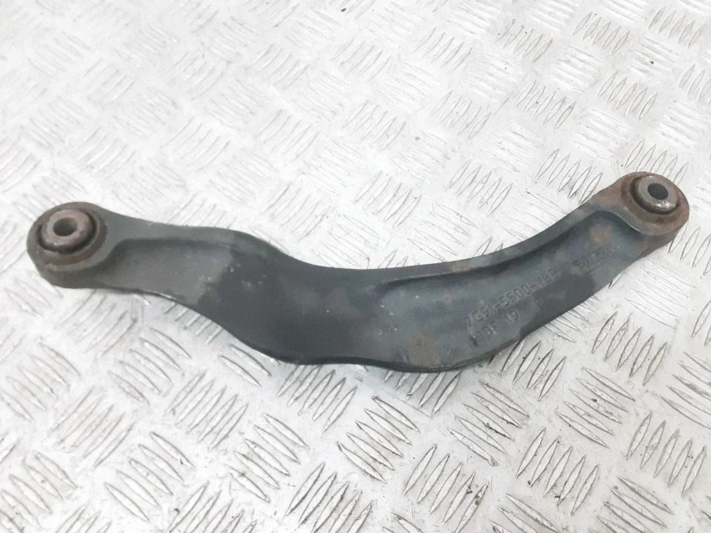 Rear control arm 7G915500