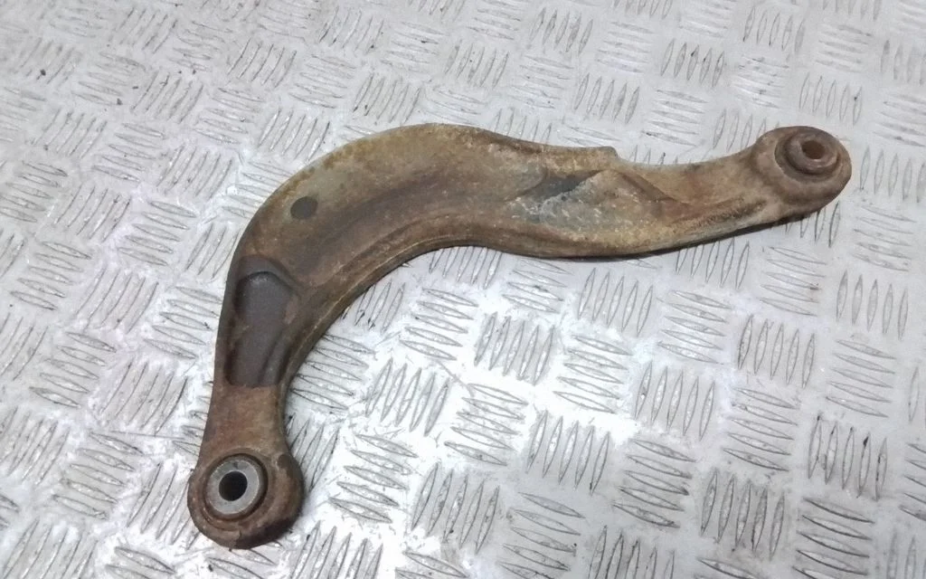 Tagumine õõtshoob 6G915500AA