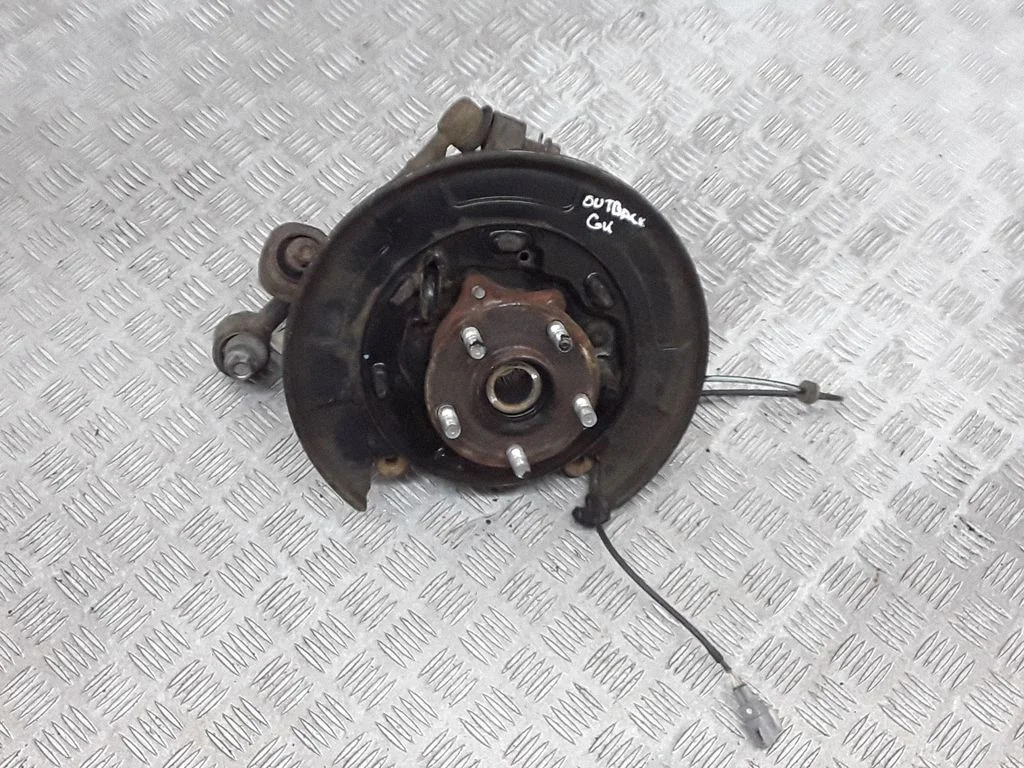 Rear wheel hub – rear left