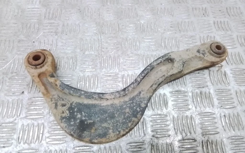 Rear control arm – Volvo V70 (2008-2013)
