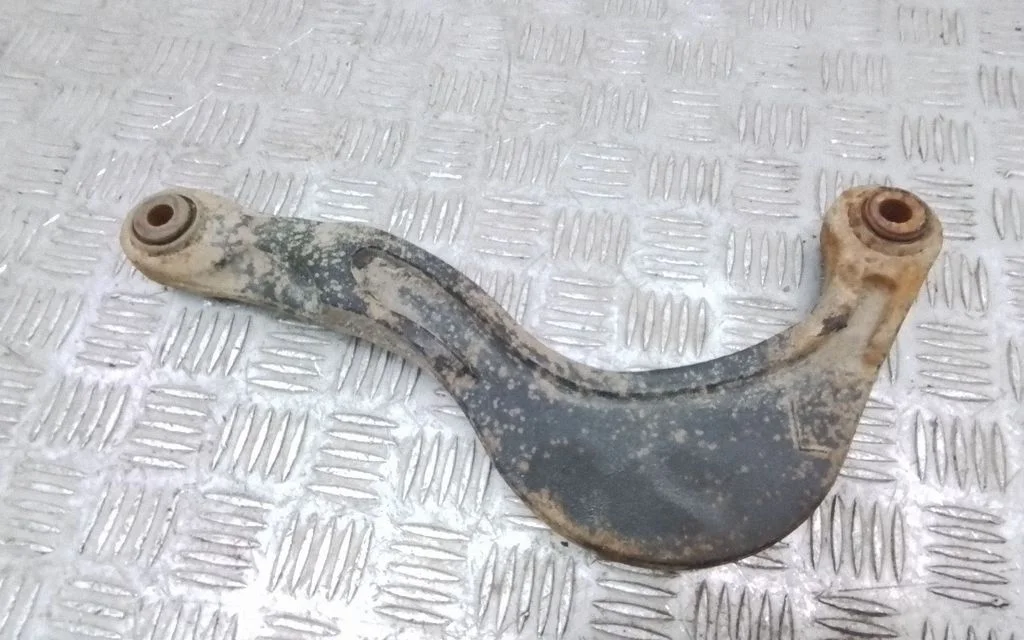 Rear control arm – Volvo V70 (2008-2013)