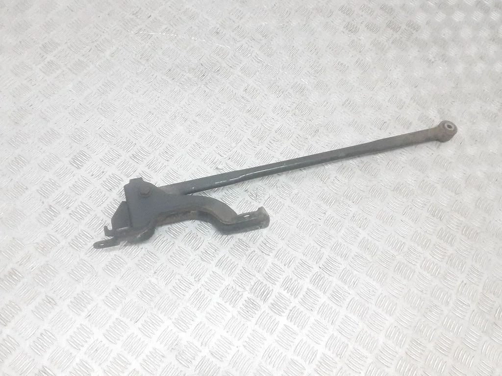 Rear control arm
