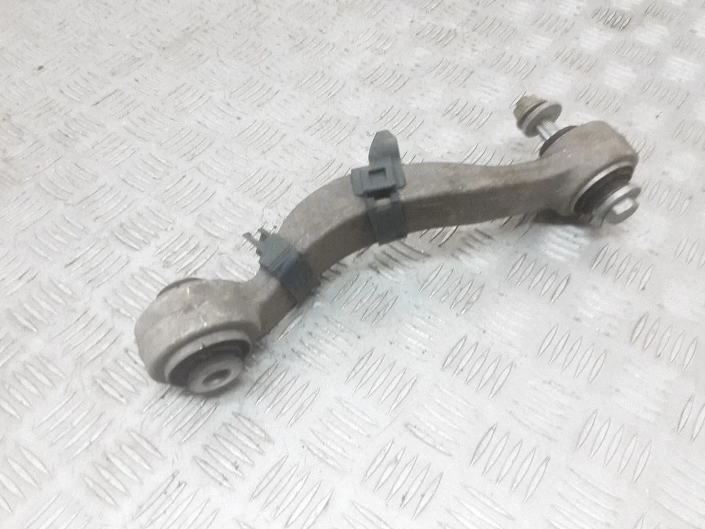 Rear control arm 6782136