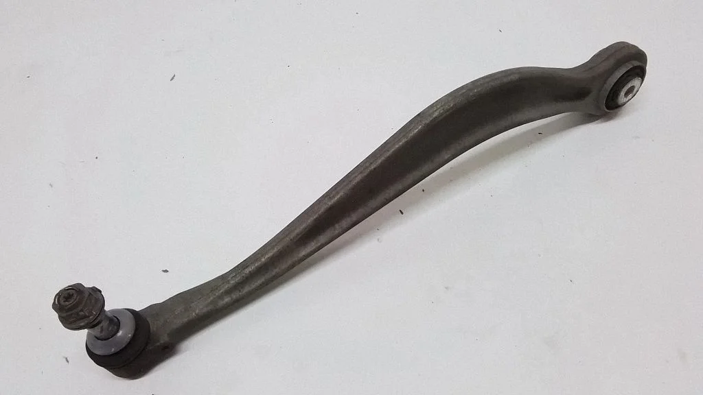 Rear control arm 6775902