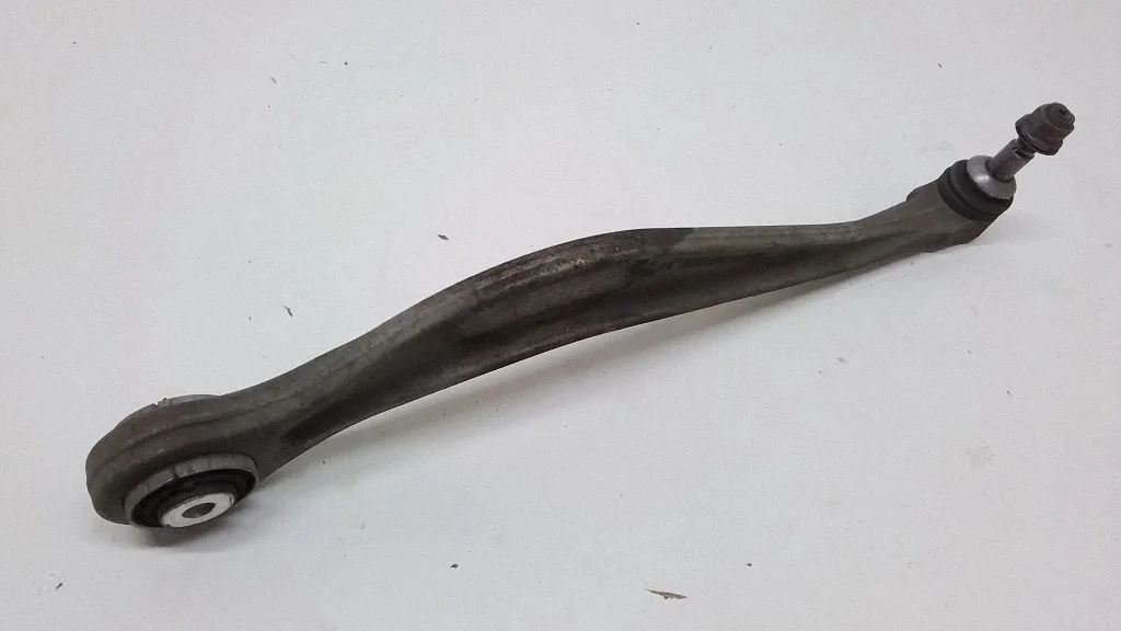 Rear control arm 6775902