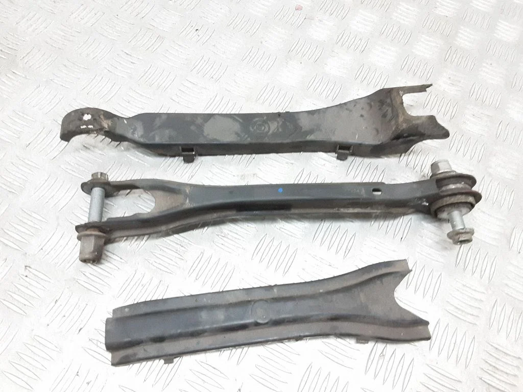 Rear control arm A2043521205