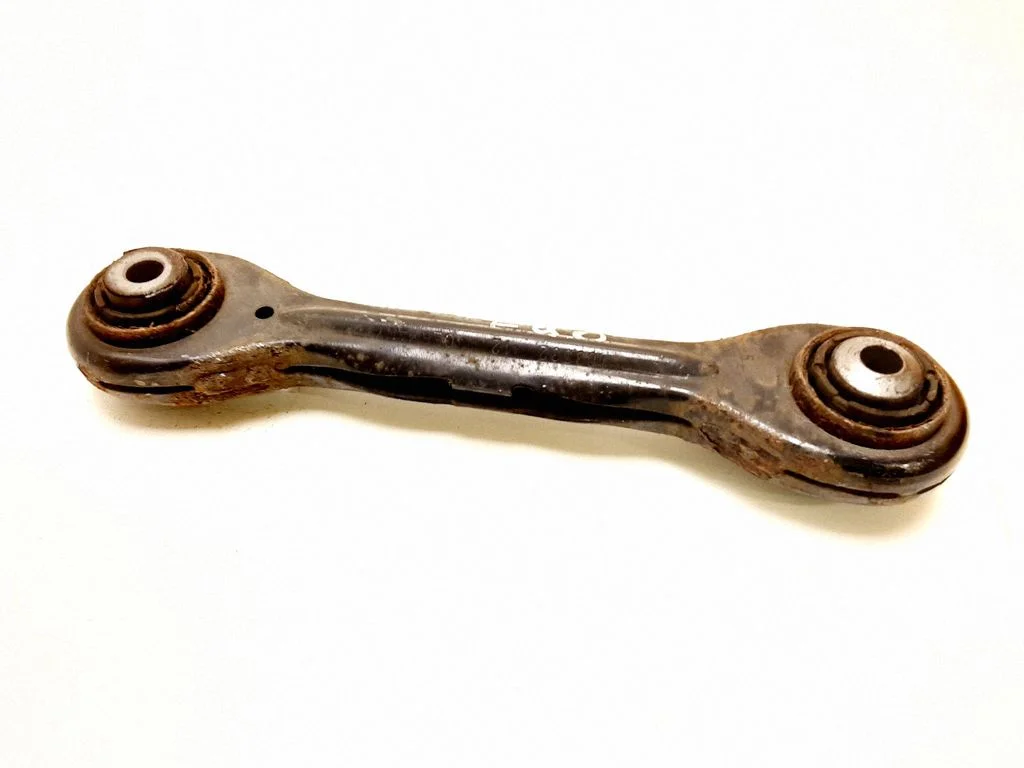 Rear control arm