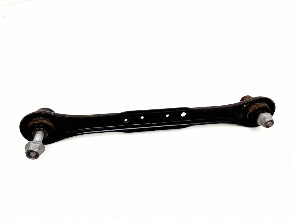 Rear control arm