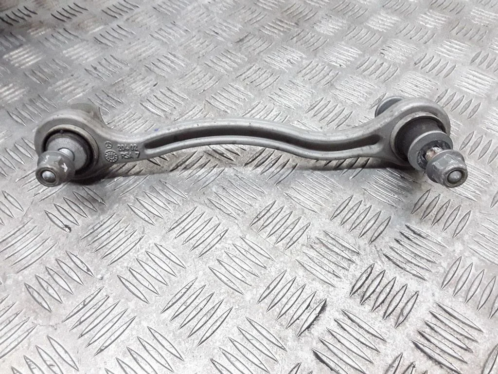 Rear control arm – rear left