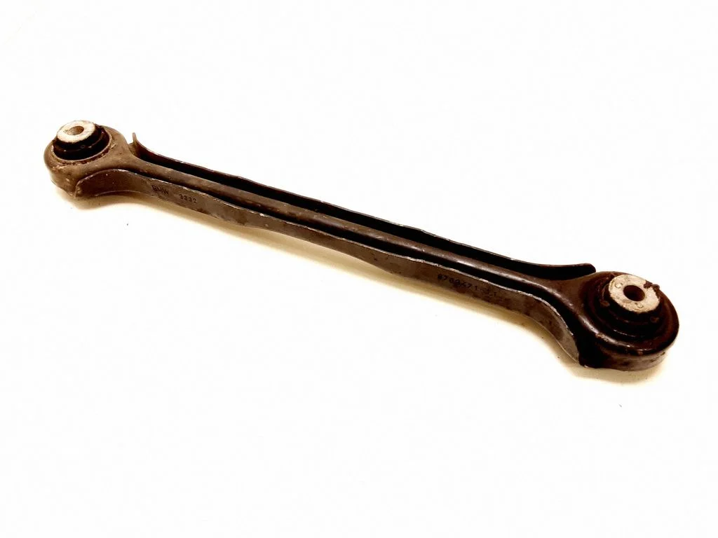Rear control arm