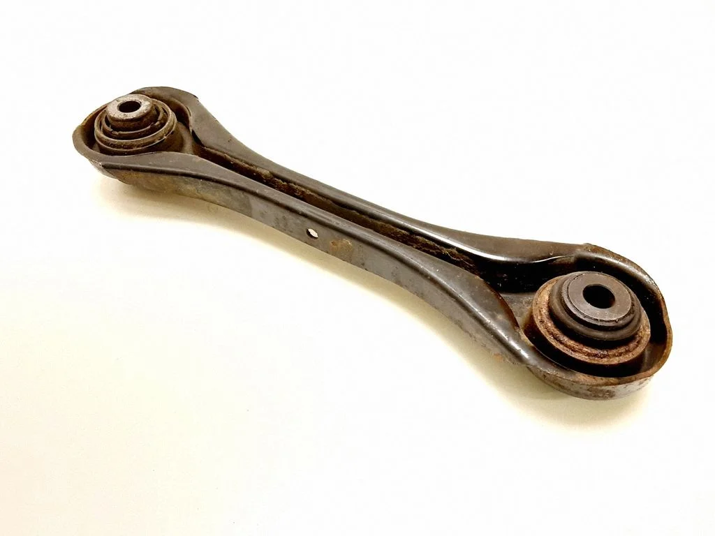 Rear control arm
