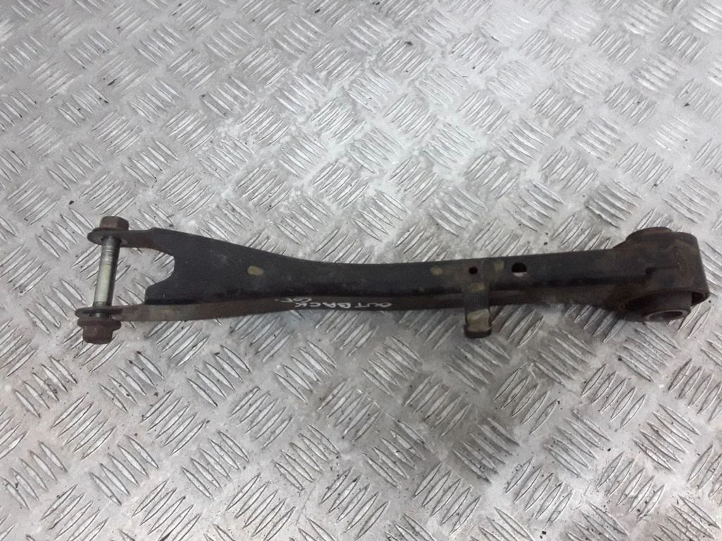 Rear control arm – rear right