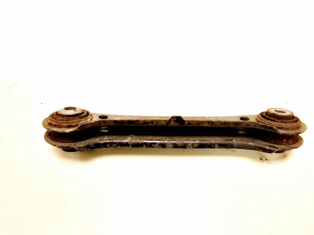 Rear control arm