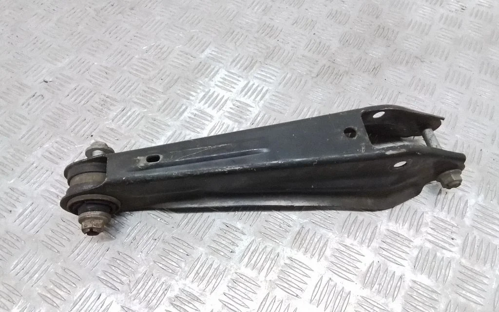 Tagumine ülemine õõtshoob 6795812