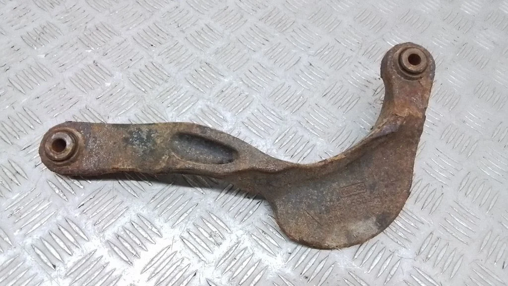 Aizmugurējā svira (dakša) 8G91550VMA