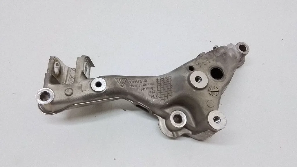 Rear upper control arm/wishbone 99133115110
