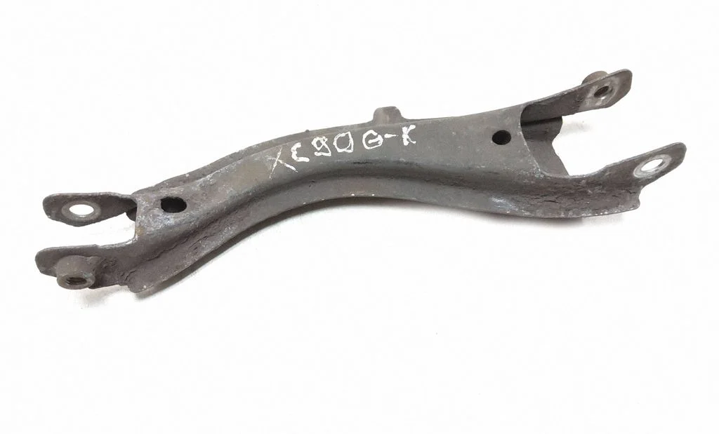 Tagumine ülemine õõtshoob – vasak
