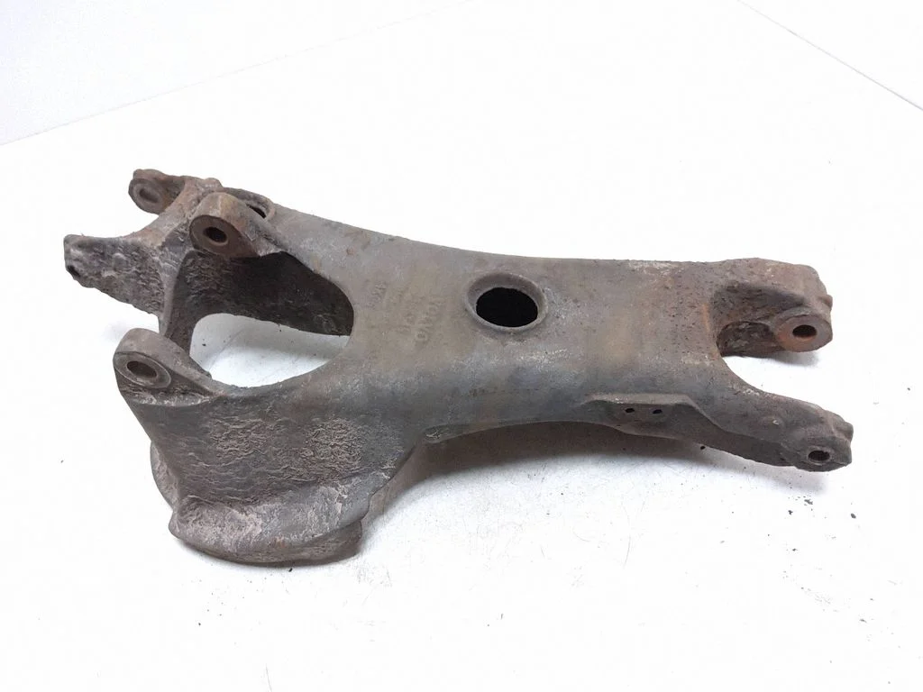 Rear upper control arm/wishbone 8666345