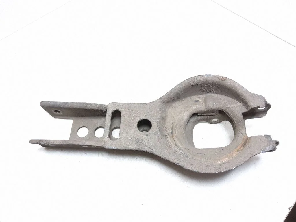 Rear upper control arm/wishbone