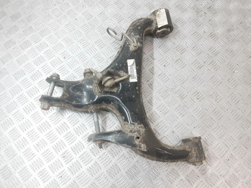 Rear upper control arm/wishbone – rear left