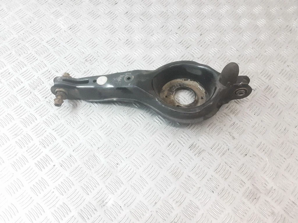 Tagumine ülemine õõtshoob