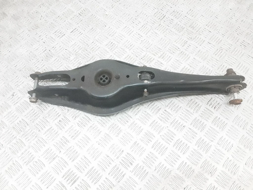 Tagumine ülemine õõtshoob 3Q0505311E