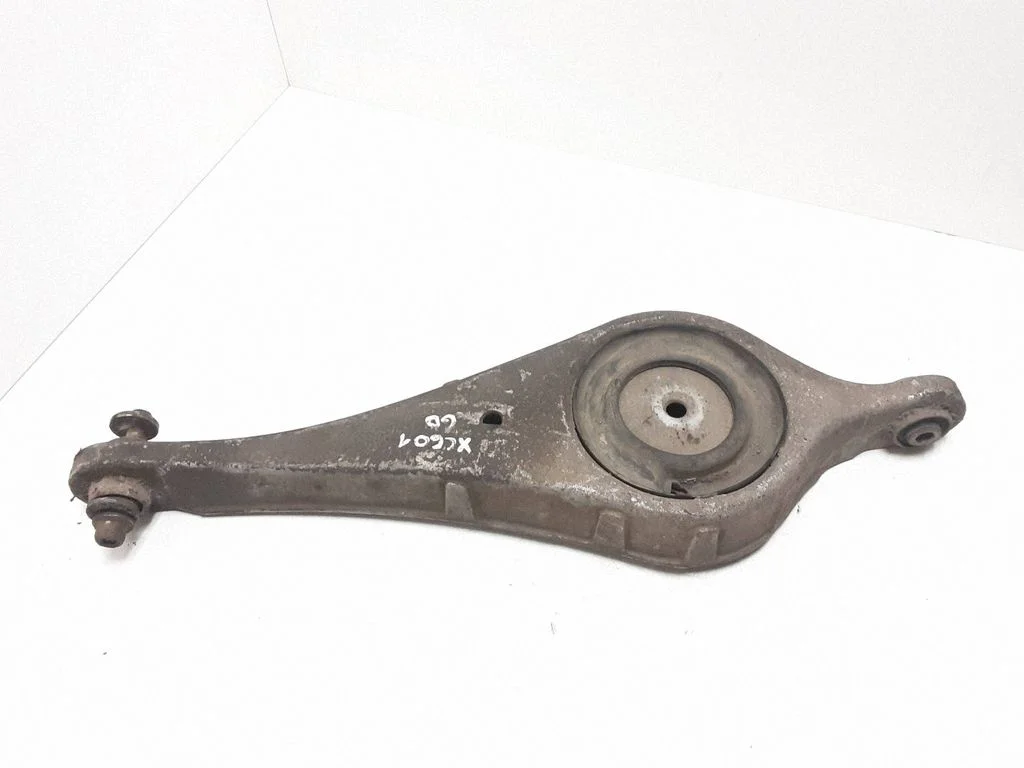 Tagumine ülemine õõtshoob 7G915K652