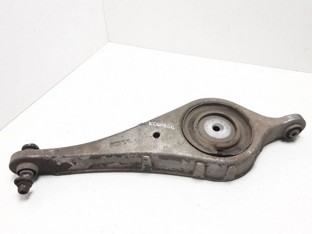 Tagumine ülemine õõtshoob 7G915K652