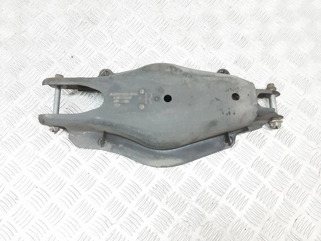 Tagumine ülemine õõtshoob A2043521688