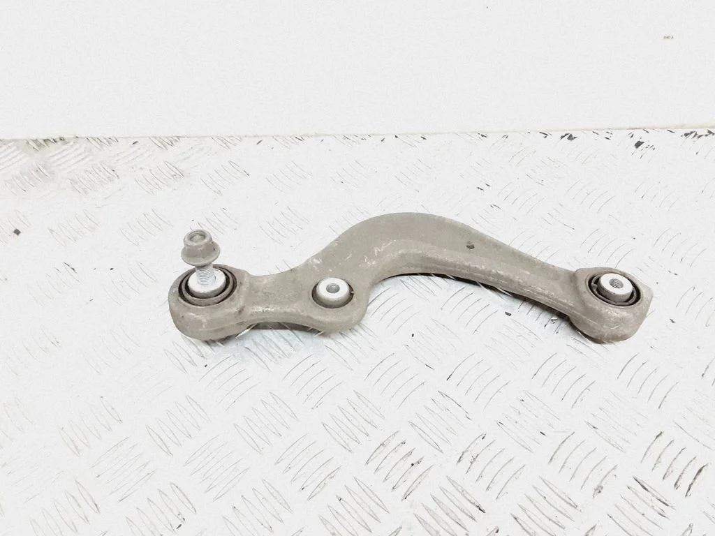 Tagumine ülemine õõtshoob 4M0505361G