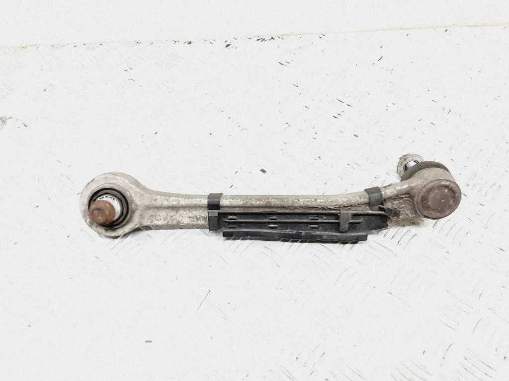 Tagumine ülemine õõtshoob 6770970