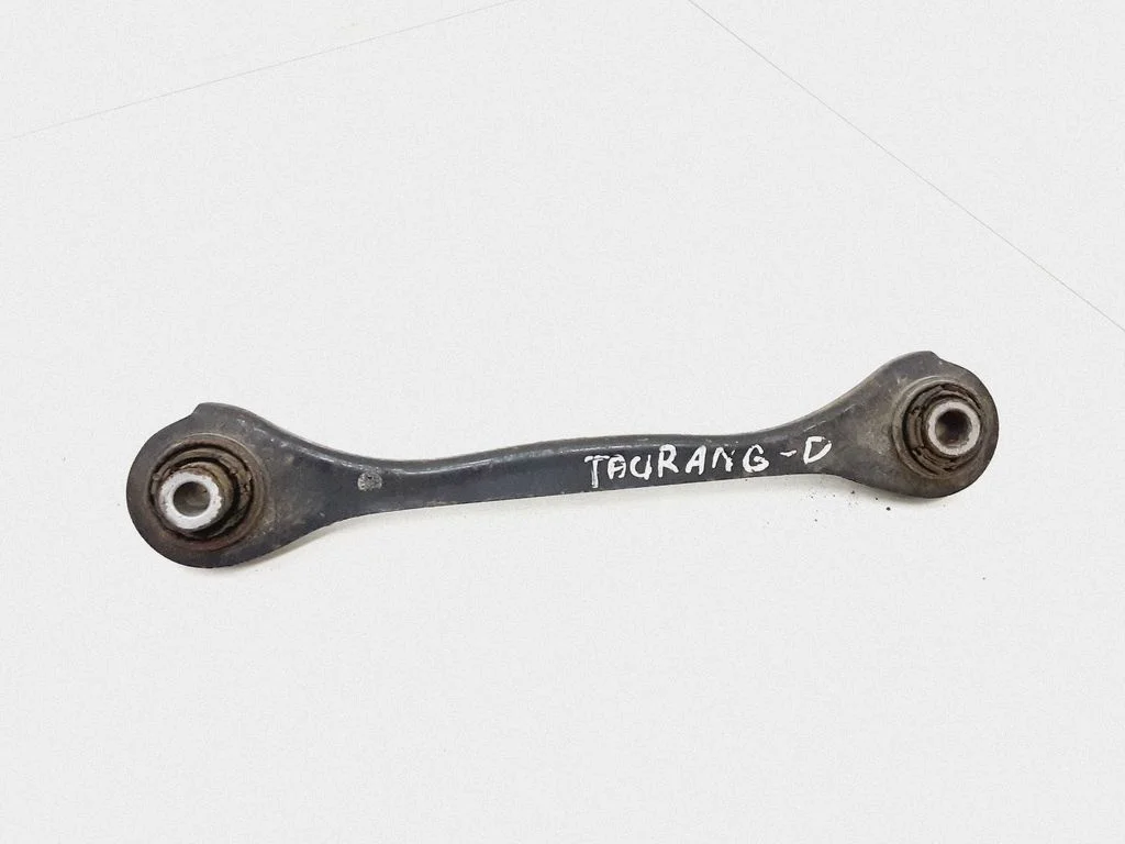 Tagumine ülemine õõtshoob – Volkswagen Touran II (2010-2016)