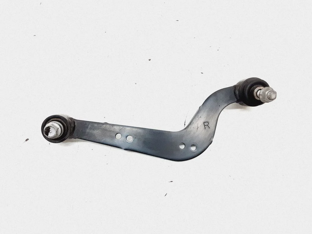 Rear upper control arm/wishbone – right