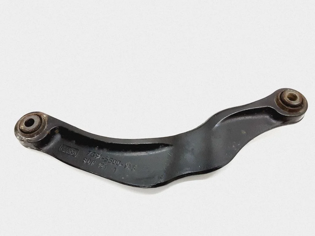 Tagumine ülemine õõtshoob – Volvo XC60 (2009-2013)