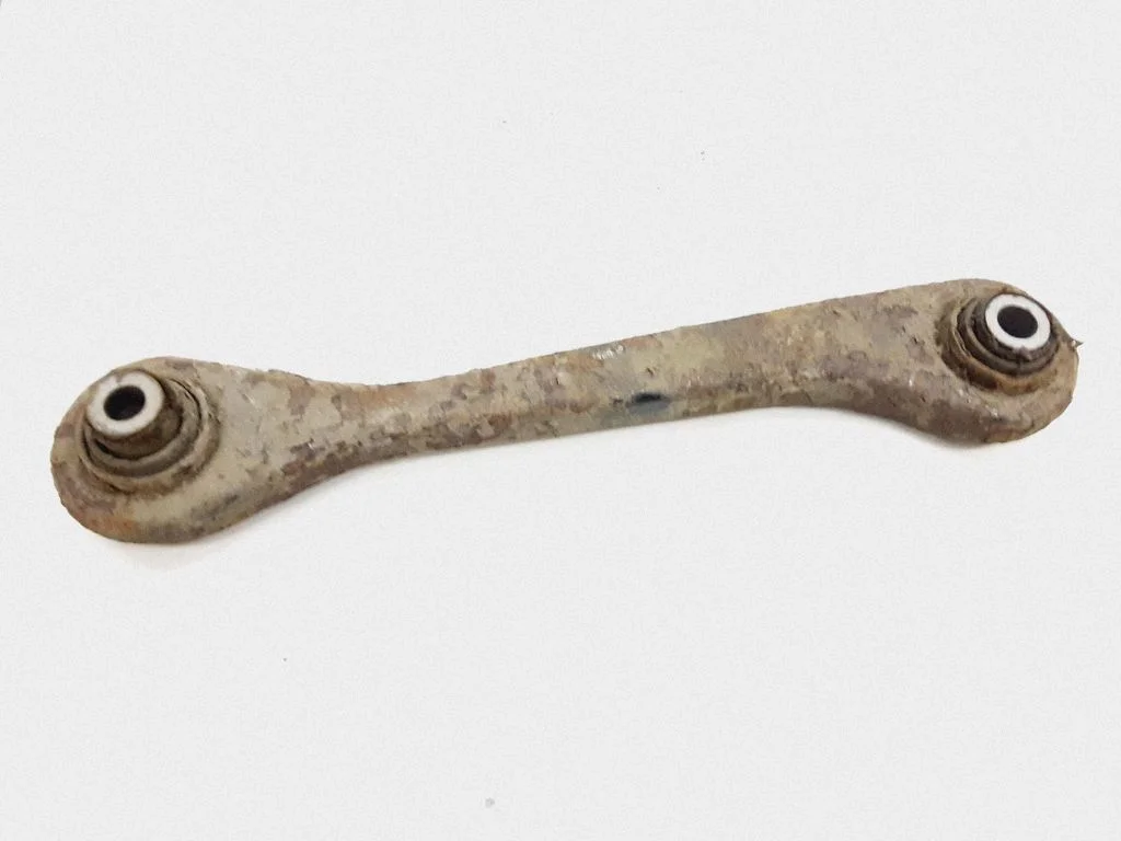 Rear upper control arm/wishbone