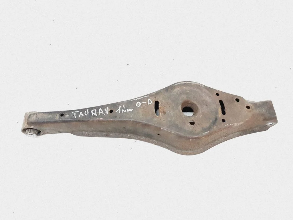 Tagumine ülemine õõtshoob – Volkswagen Touran II (2010-2016)