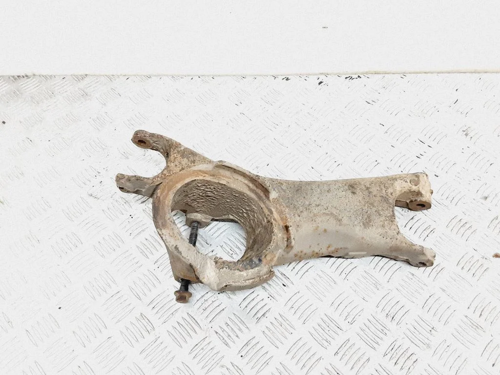 Rear upper control arm/wishbone – right