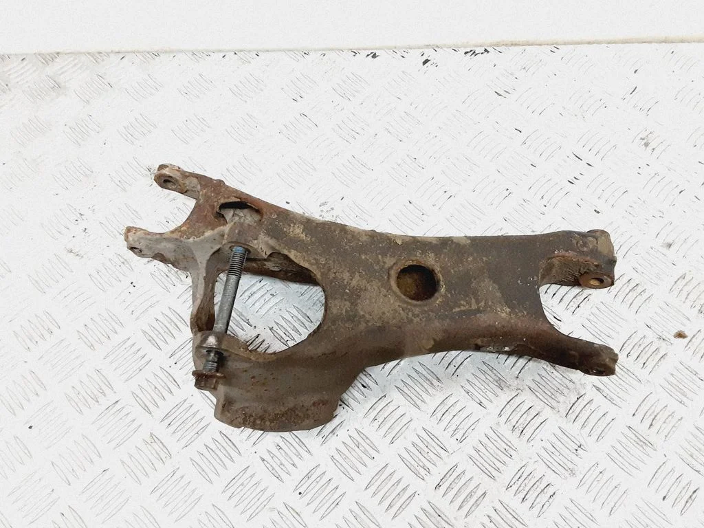 Rear upper control arm/wishbone – left