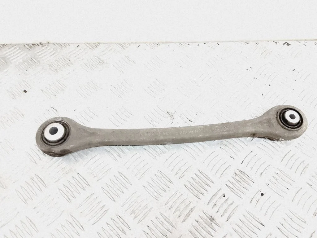 Tagumine ülemine õõtshoob 4M0505425F