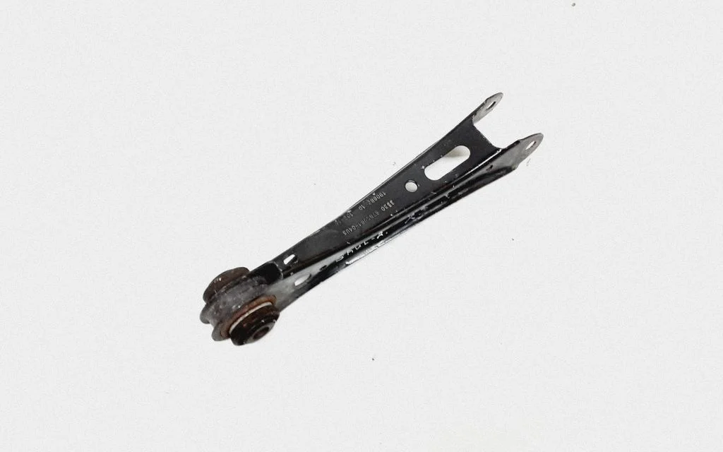 Tagumine ülemine õõtshoob 6786981